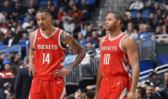 为什么外野传球的“一跳进垒”比直接空投具有更高的触杀率